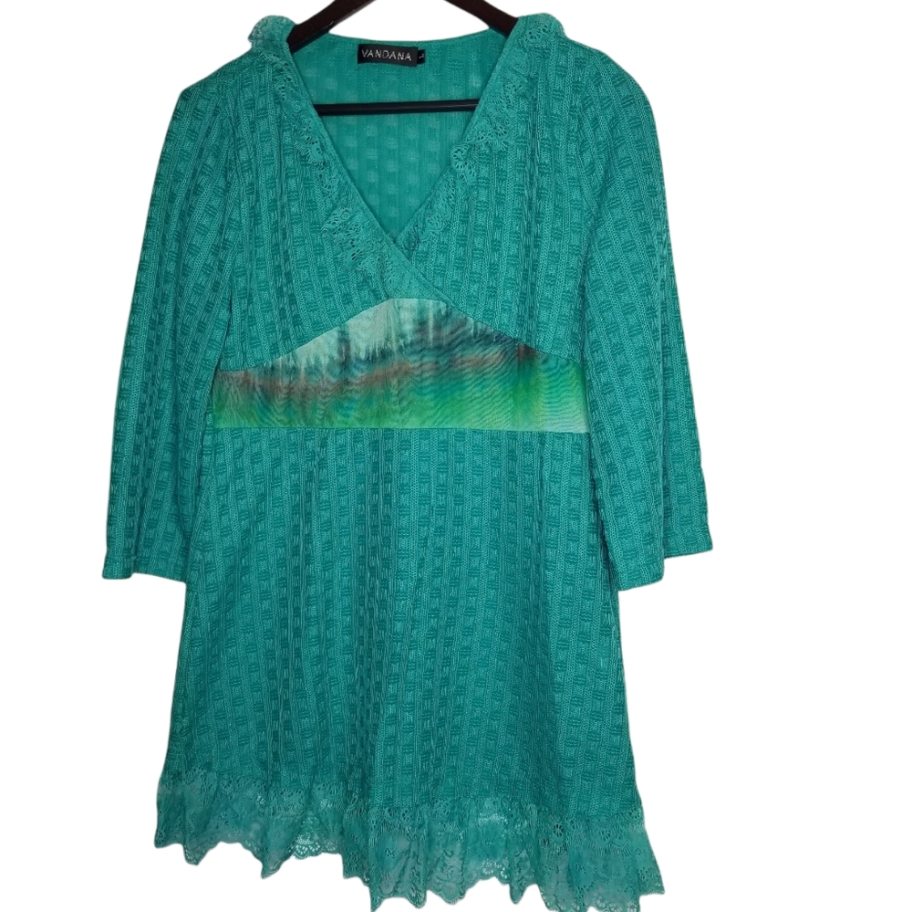 VANDANA Women's Green Lace Top Size Large